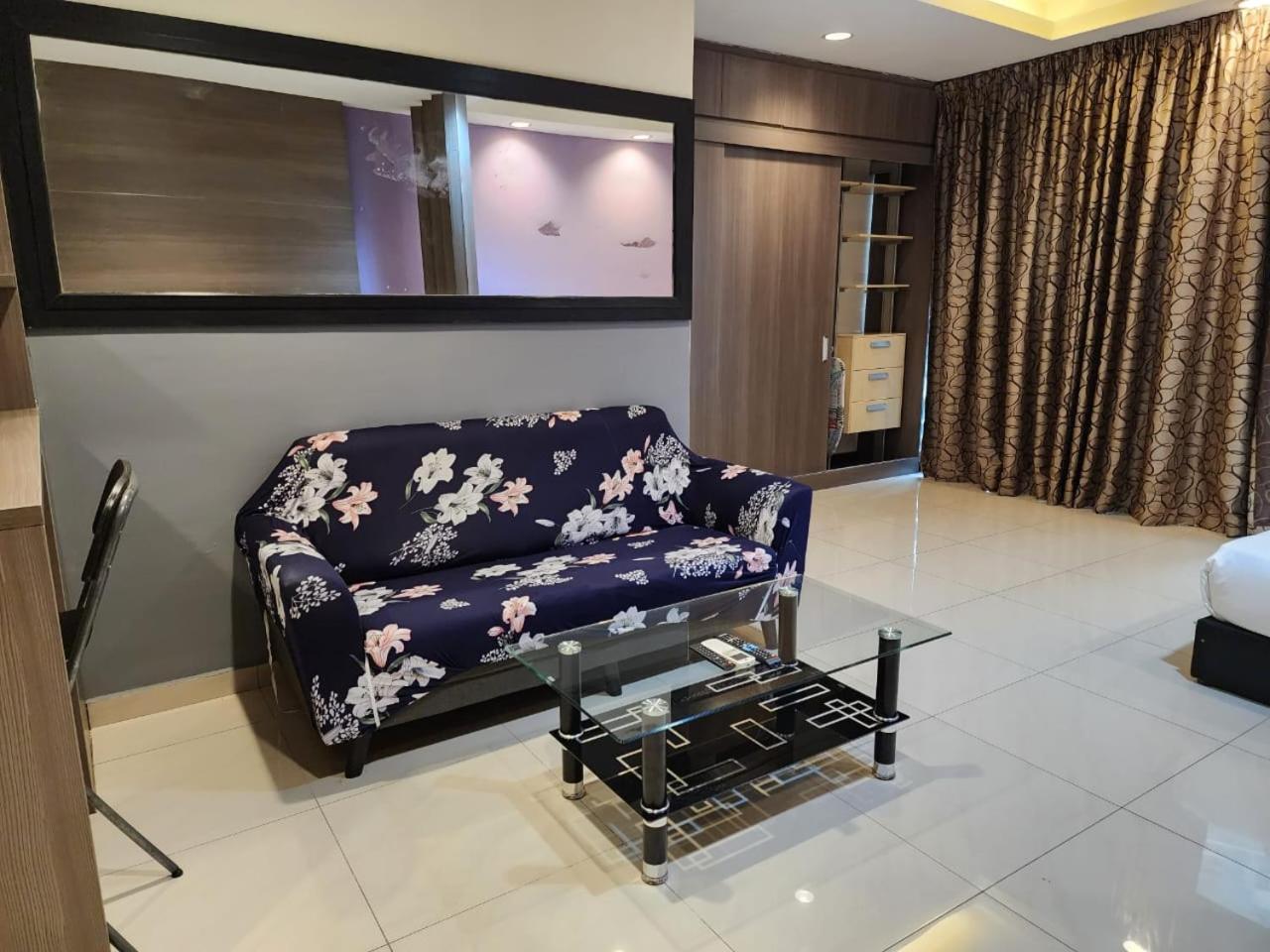 Regalia Kl Infinity Pool _ By Mygehomes Apartment Kuala Lumpur